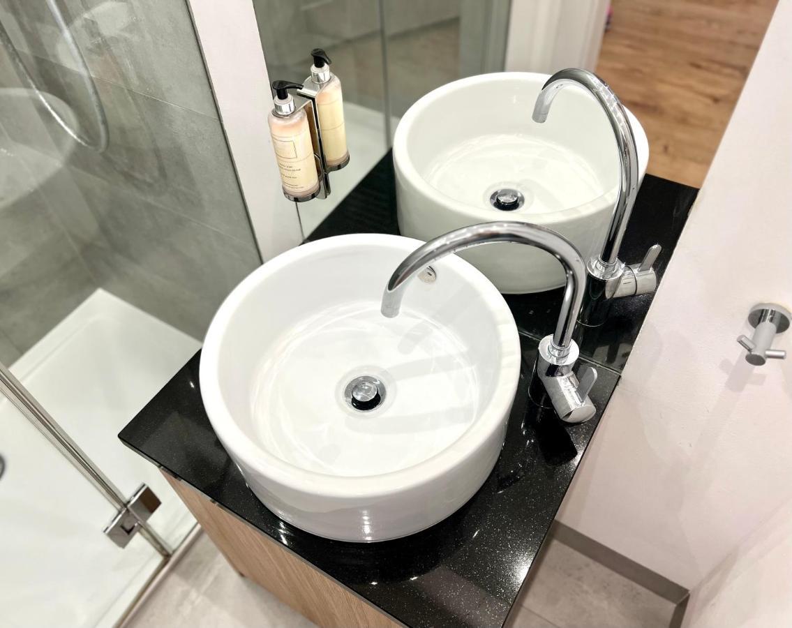K22 Large Apart Slawinska 509 Варшава Екстериор снимка